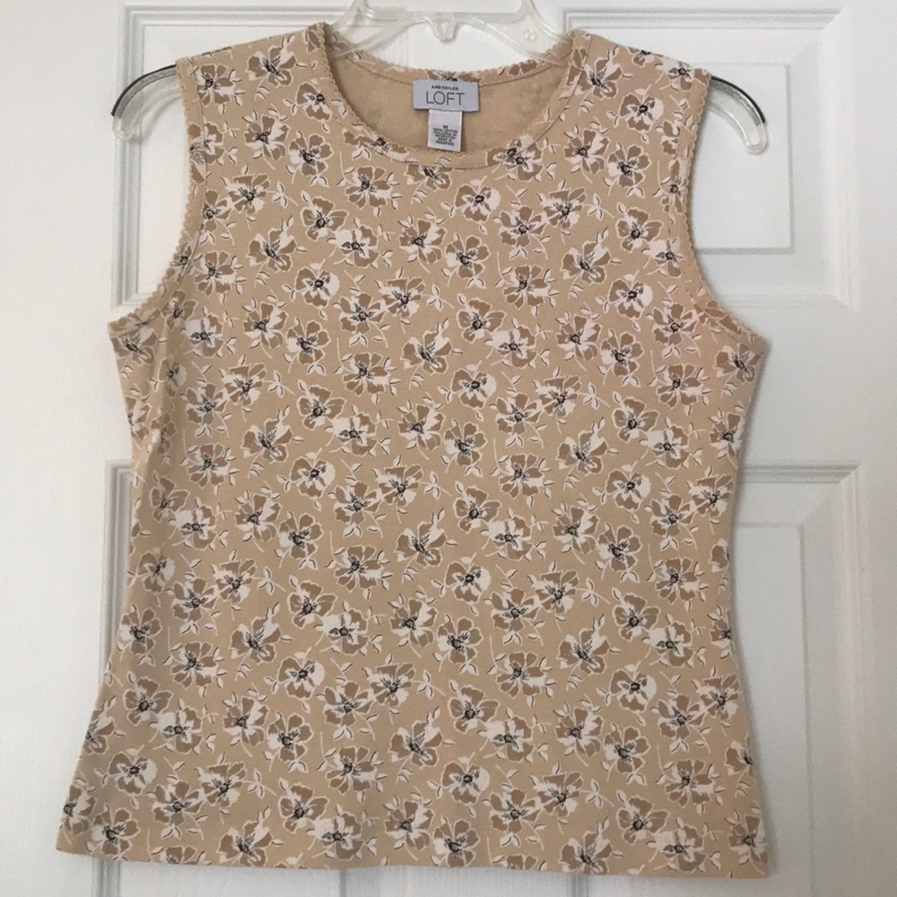 🌼Ann Taylor LOFT Flower Sleeveless Shirt🌼
